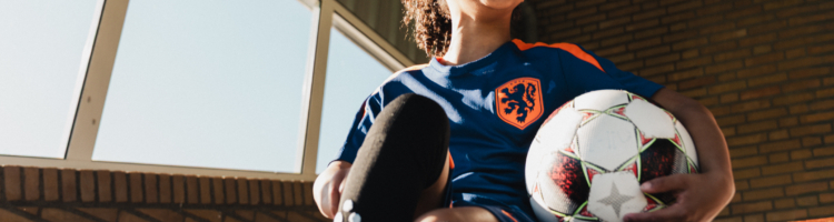 Meisje met voetbal