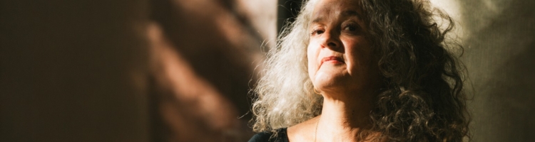 Anita kijkt weg